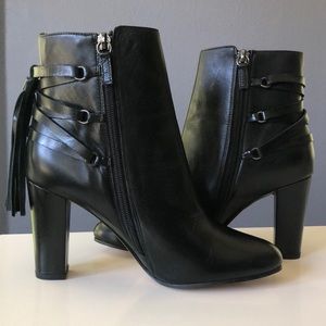 🆕 NORDSTROM Tassle Booties 🍁🍂